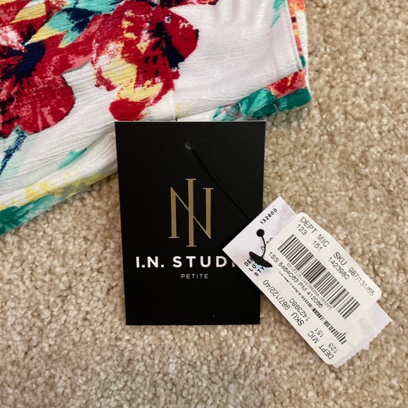 Beautiful matching set. Top and skirt Cool comfy rayon, crinkled material. Sz PM - Picture 13 of 16